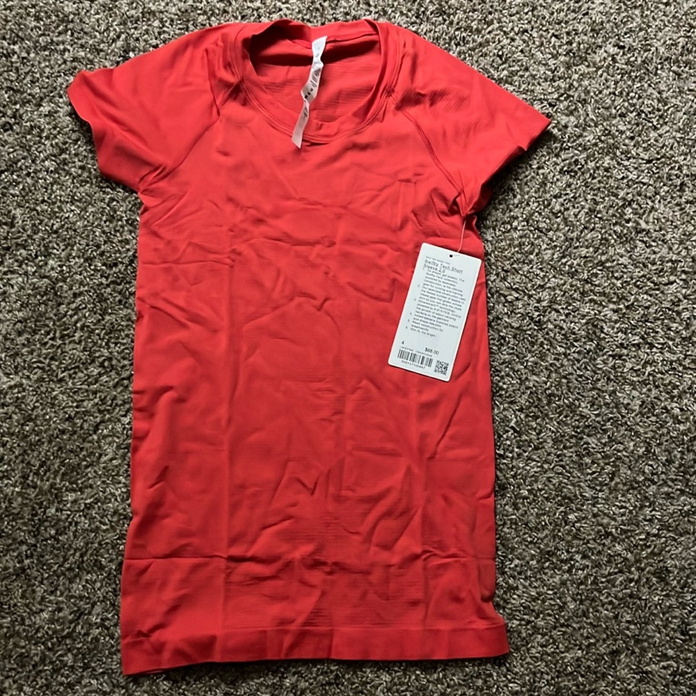 Lululemon Swiftly Tech Size 4 Brand New Carnation… - image 1